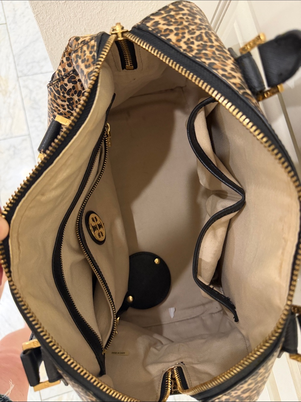 Tory Burch Leopard Print Satchel with Black Handles and Gold Logo - Picture 3 of 7
